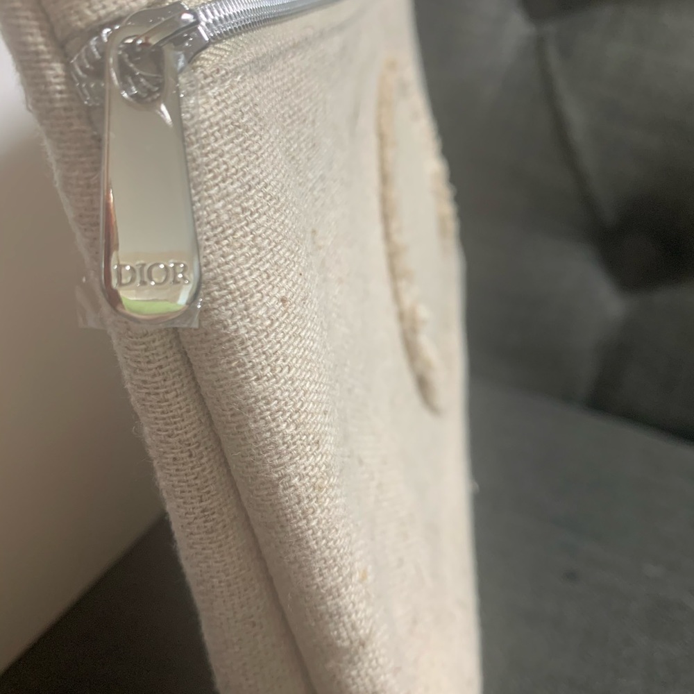 Dior Beauty Pouch with 5 ml Ja’dore Eau de Parfum - Picture 6 of 7